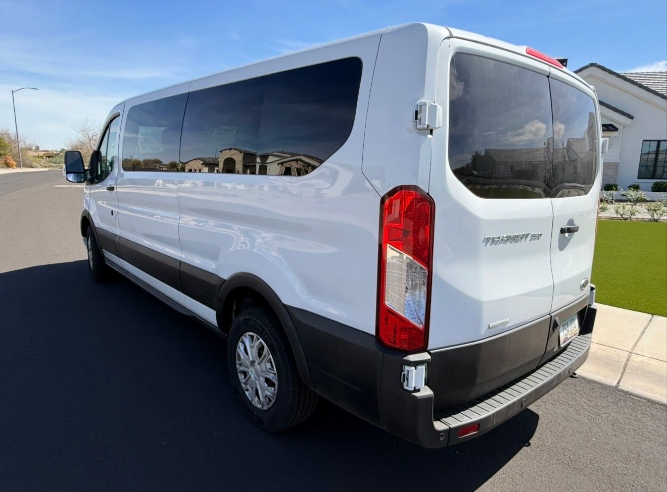 Used 2023 Ford Transit 350 XLT RWD image 4
