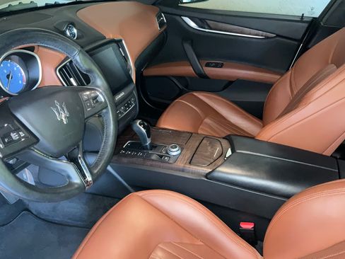 Used 2017 Maserati Ghibli w/ Luxury Package image 6
