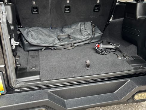 Used 2018 Jeep Wrangler Unlimited Sport image 22