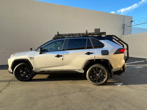 Used 2022 Toyota RAV4 XSE AWD/4WD image 8