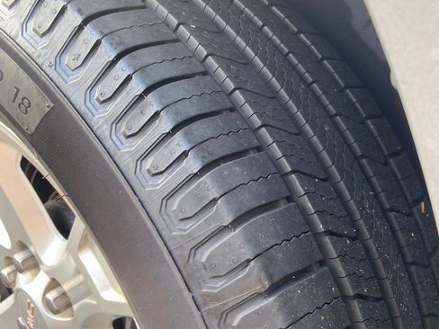 Used 2016 GMC Acadia SLE image 15