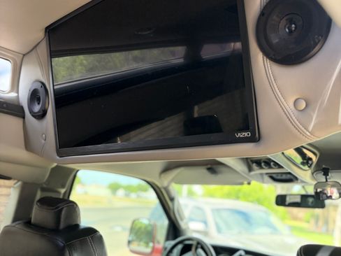 Used 2022 Chevrolet Express 2500 Extended w/ Enhanced Convenience Package image 11