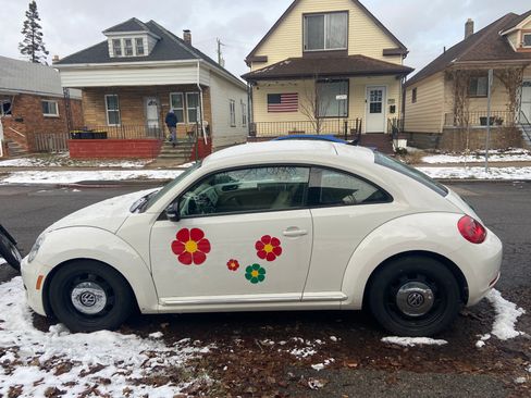 Used 2014 Volkswagen Beetle 2.5 image 4