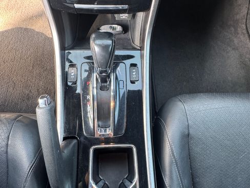 Used 2017 Honda Accord EX-L image 16