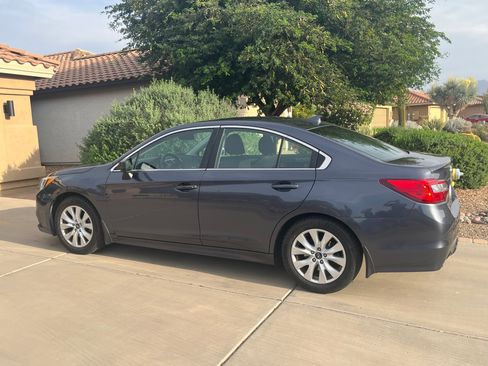 Used 2017 Subaru Legacy 2.5i Premium image 2
