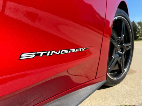 Used 2021 Chevrolet Corvette Stingray Premium Conv w/ Z51 Performance Package image 19