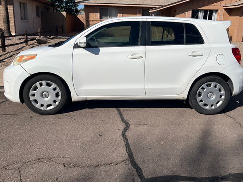 Used 2009 Scion xD image 4