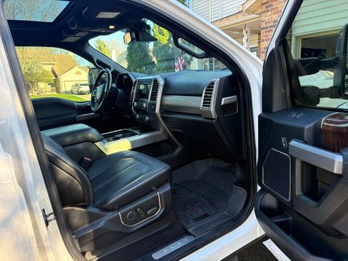 Used 2017 Ford F250 Platinum w/ Platinum Ultimate Package AWD/4WD image 12