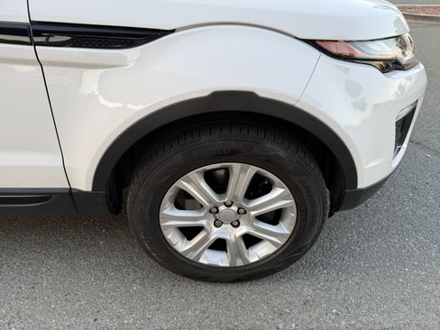 Used 2018 Land Rover Range Rover Evoque SE Premium AWD/4WD image 13