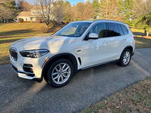 Used 2023 BMW X5 xDrive45e image 5