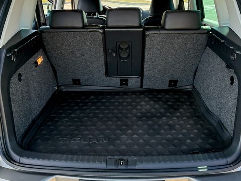 Used 2010 Volkswagen Tiguan SE image 16