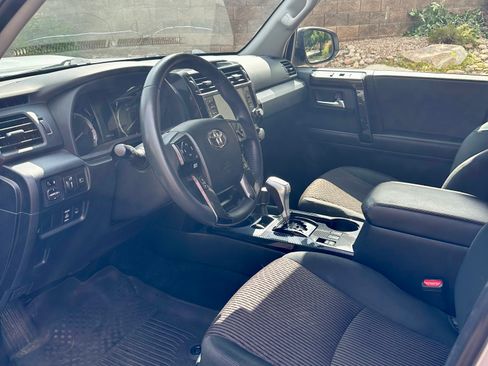 Used 2022 Toyota 4Runner TRD Off-Road AWD/4WD image 15