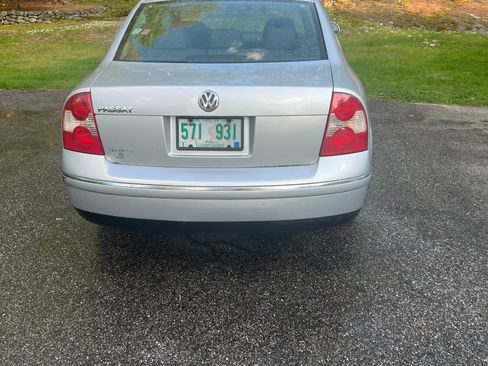 Used 2004 Volkswagen Passat GLS image 2