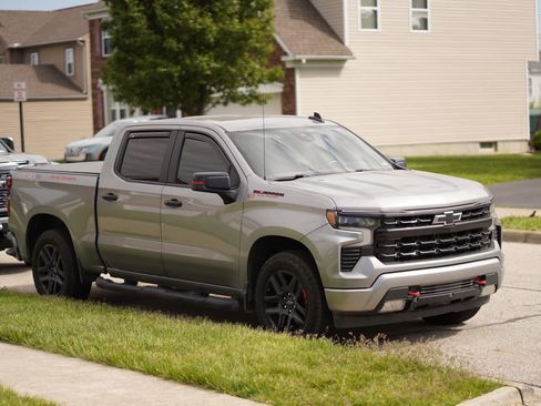 Used 2023 Chevrolet Silverado 1500 RST w/ Redline Edition AWD/4WD image 9