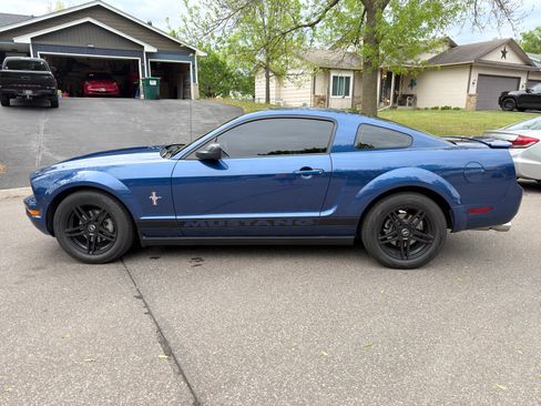 Used 2007 Ford Mustang Premium RWD image 1
