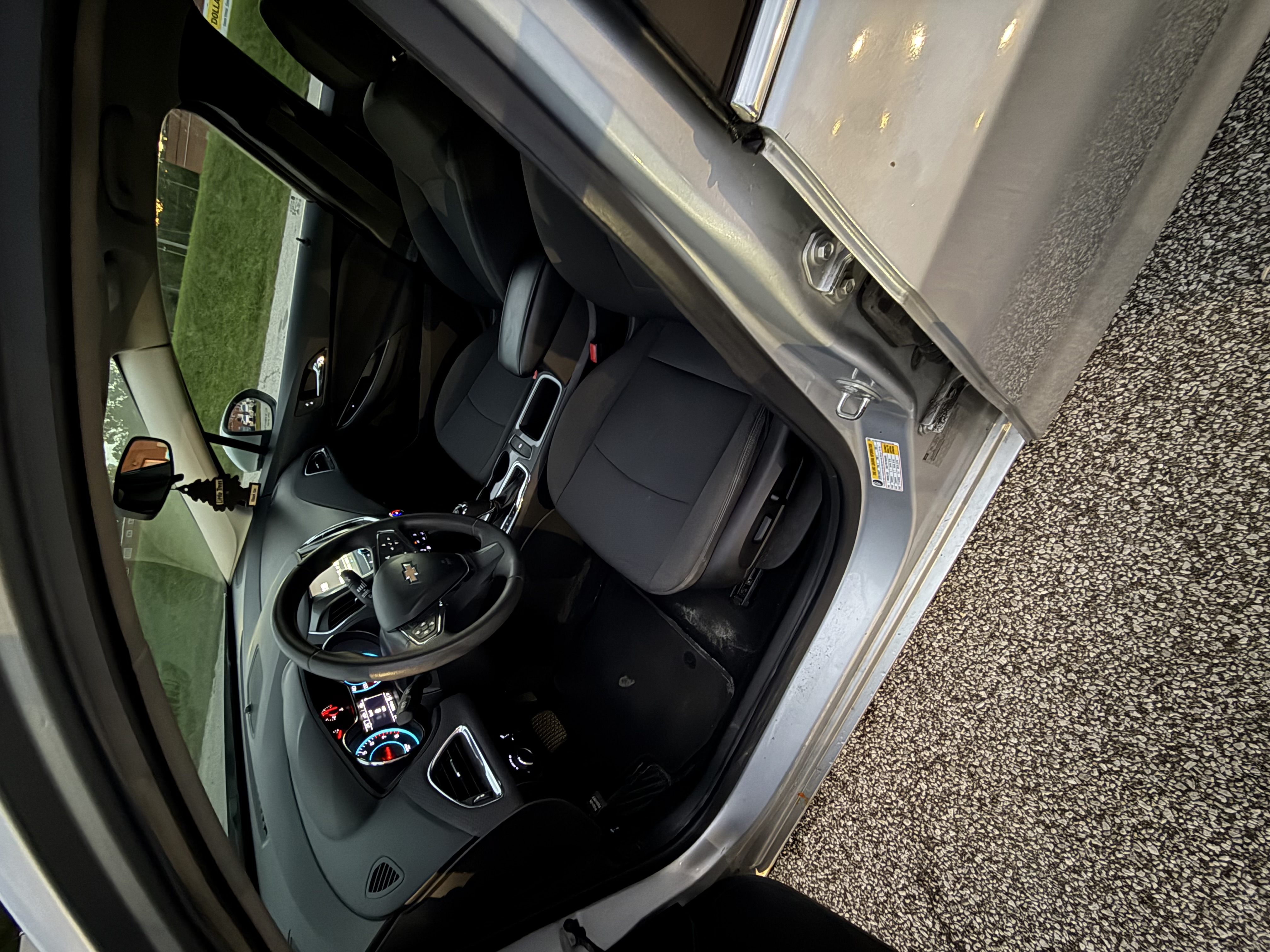 Used 2018 Chevrolet Cruze LT w/ Convenience Package FWD image 9