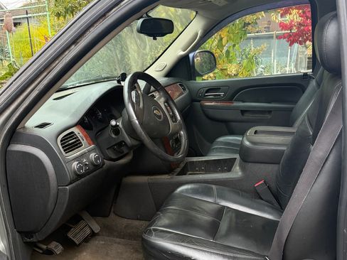 Used 2012 Chevrolet Suburban LT image 5