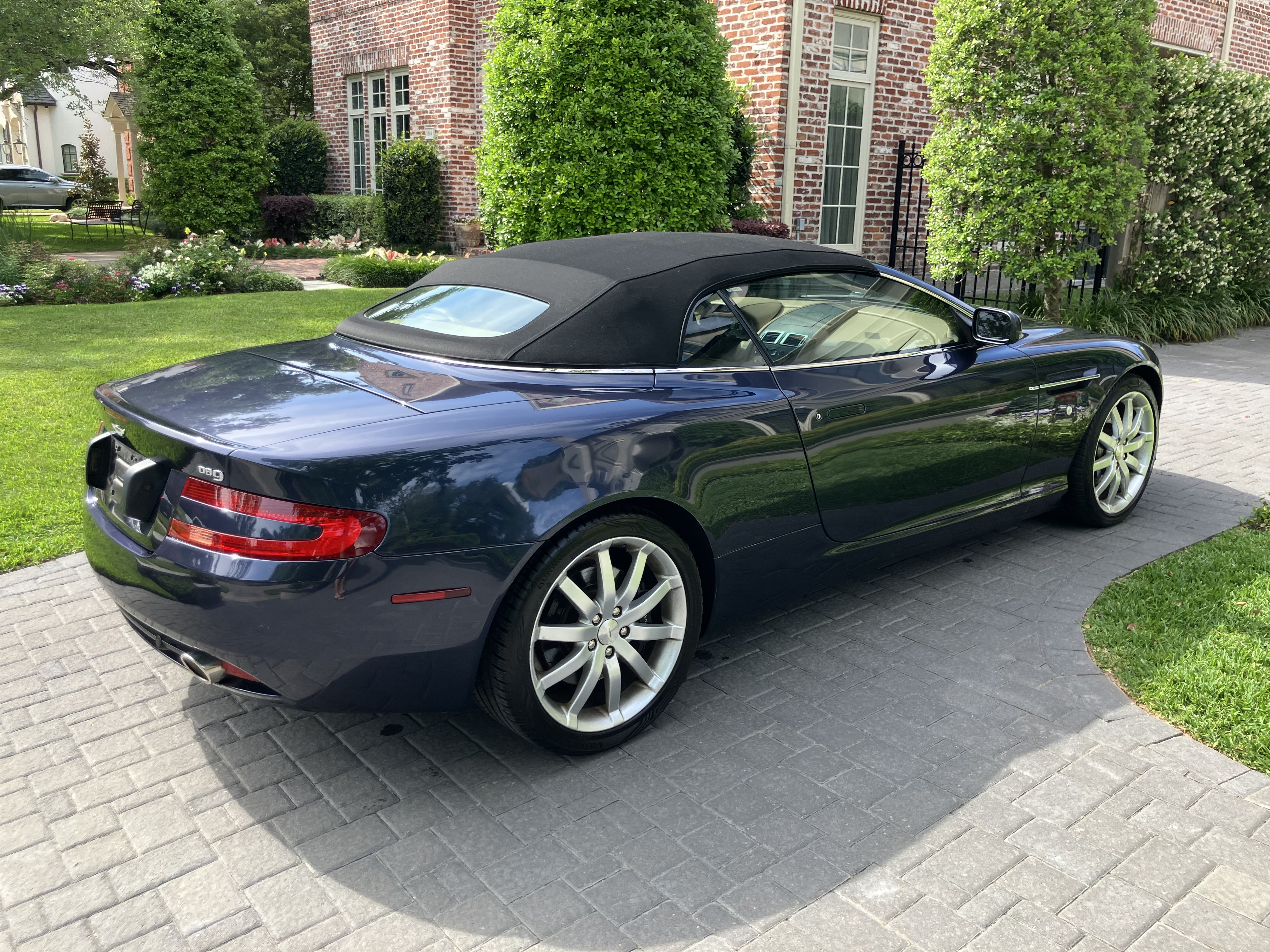 Used 2007 Aston Martin DB9 Volante RWD image 18