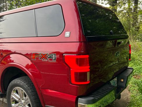 Used 2018 Ford F150 Lariat w/ Equipment Group 502A Luxury AWD/4WD image 6