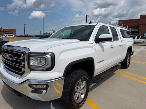 Used 2019 GMC Sierra 1500 SLE w/ SLE Value Package AWD/4WD image 1