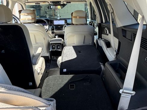 Used 2021 Kia Sorento SX image 8