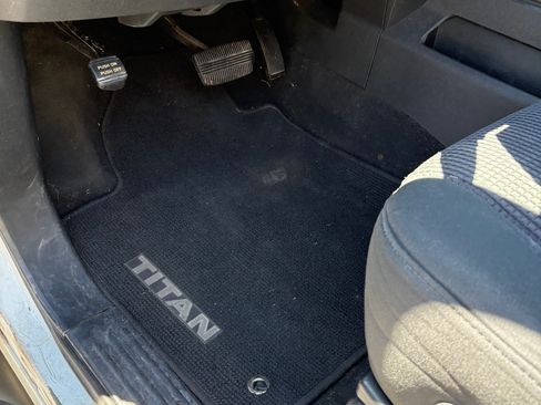 Used 2011 Nissan Titan SV w/ SV Value Truck Pkg AWD/4WD image 12