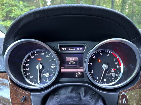 Used 2013 Mercedes-Benz GL 450 4MATIC image 27