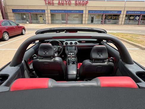Used 2018 Ford Mustang GT Premium w/ Equipment Group 401A RWD image 8