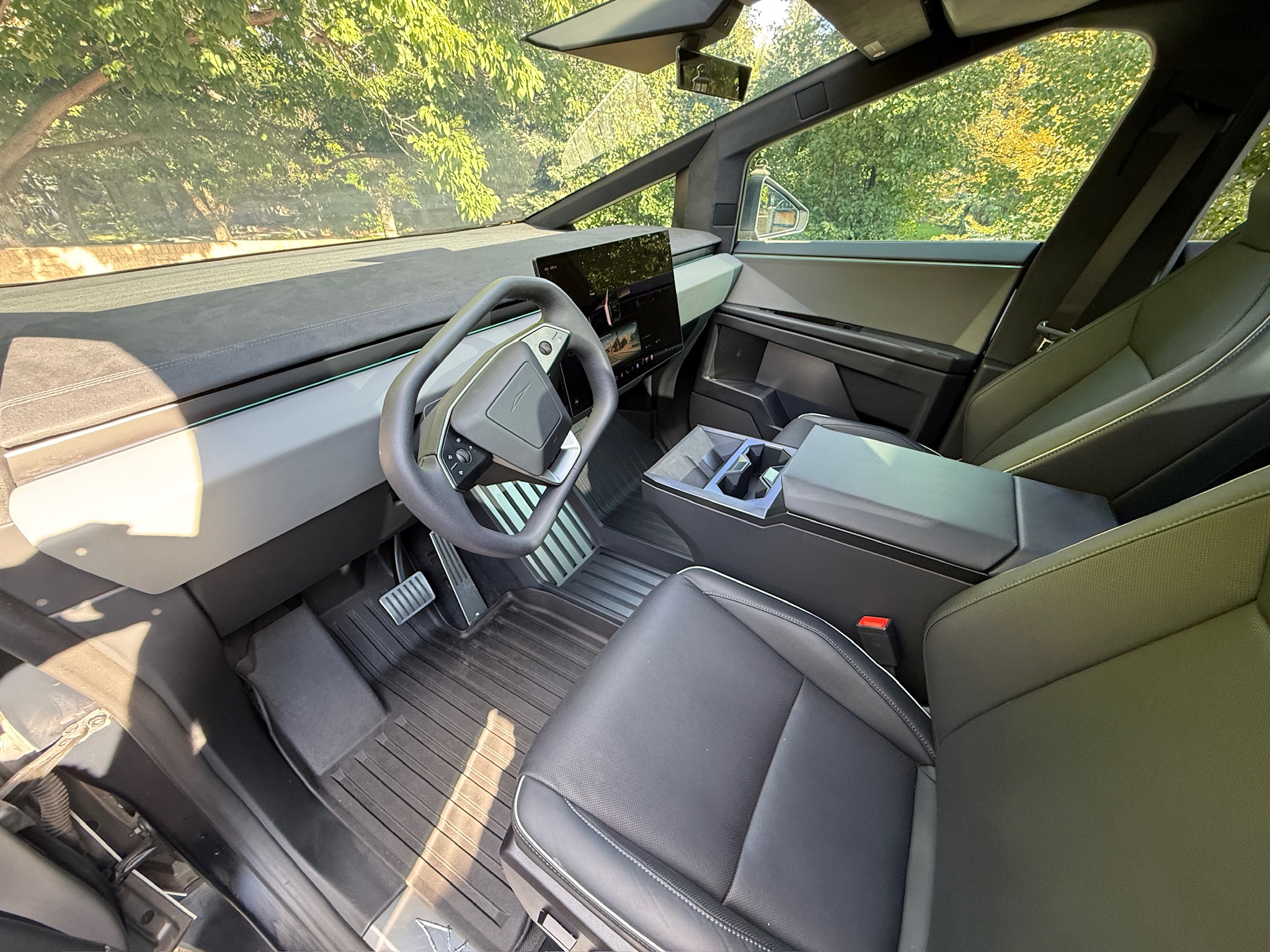Used 2024 Tesla Cybertruck Cyberbeast AWD/4WD image 24