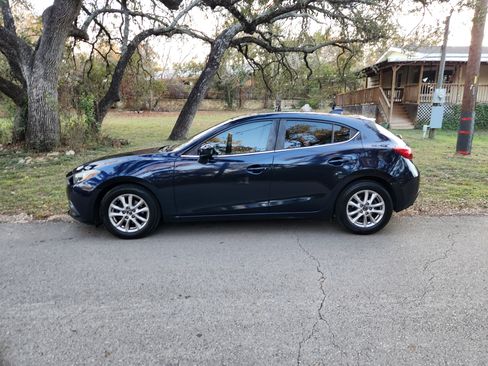Used 2014 MAZDA MAZDA3 i Grand Touring image 2