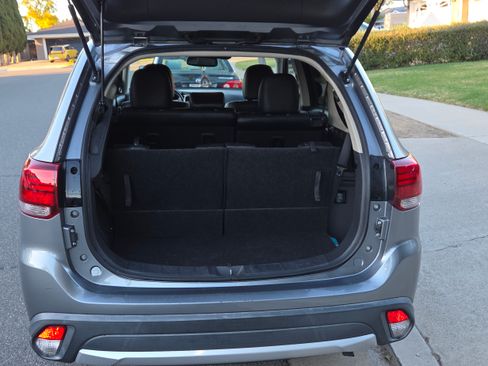 Used 2017 Mitsubishi Outlander SEL image 5