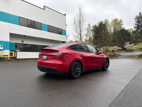 Used 2023 Tesla Model Y Performance image 6