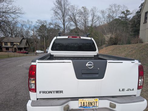 Used 2008 Nissan Frontier LE w/ Leather Pkg image 14