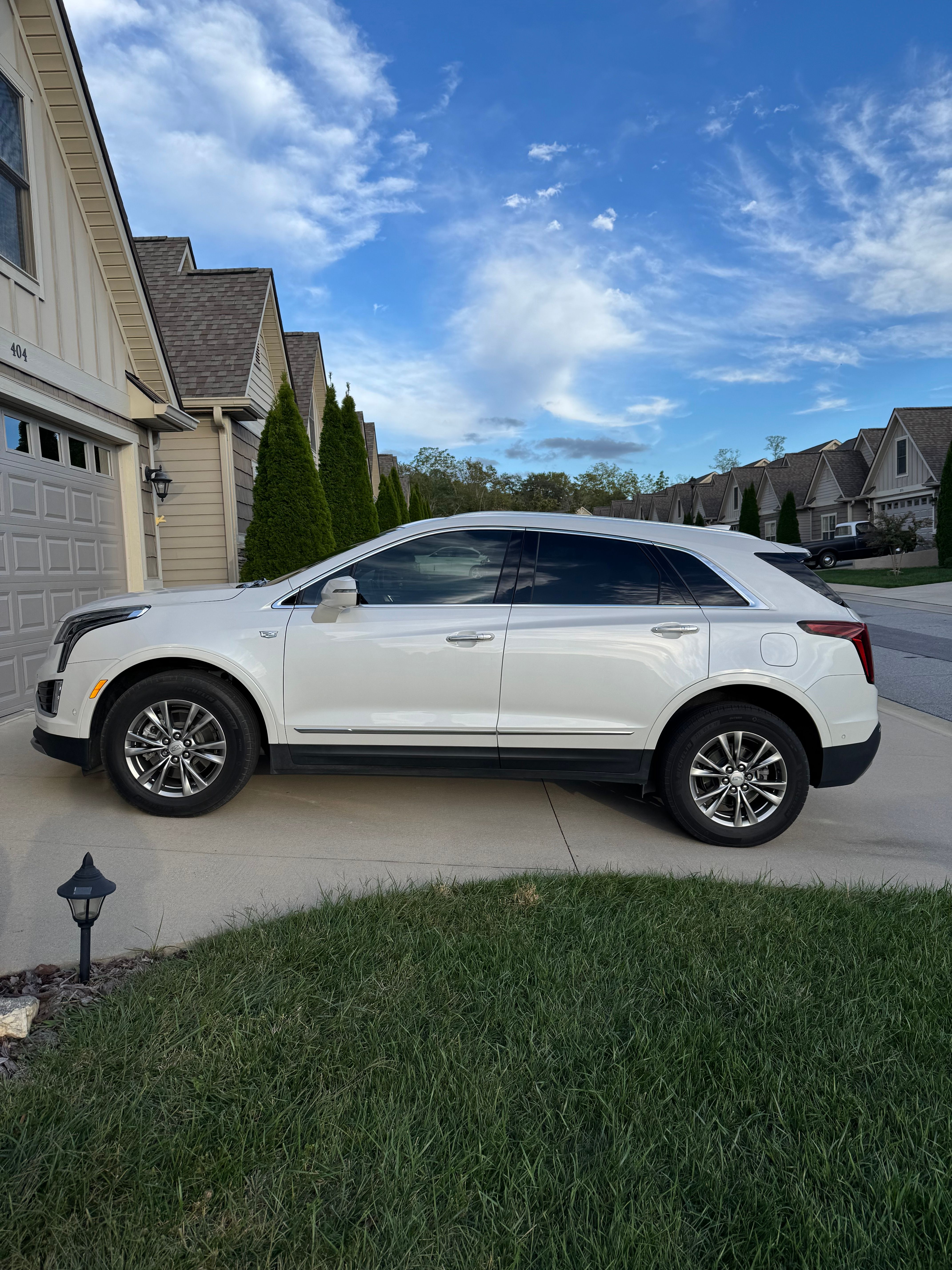Used 2021 Cadillac XT5 Premium Luxury AWD/4WD image 2