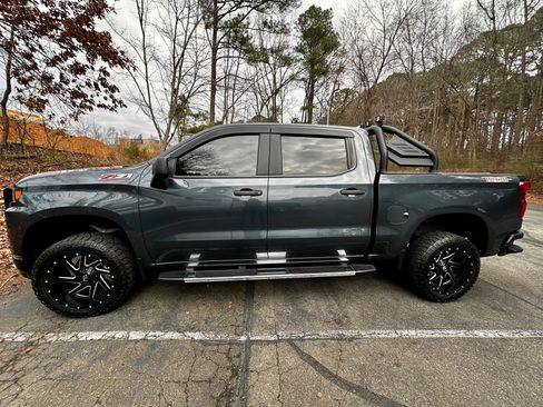 Used 2020 Chevrolet Silverado 1500 Custom Trail Boss w/ Custom Convenience Package image 2