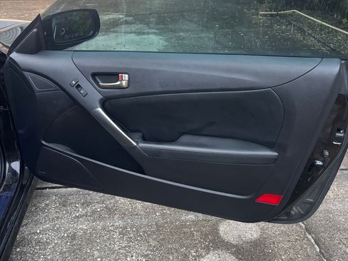 Used 2015 Hyundai Genesis 3.8 image 17