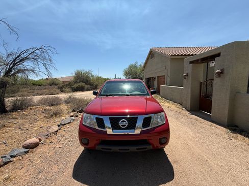 Used 2012 Nissan Frontier SV RWD image 4