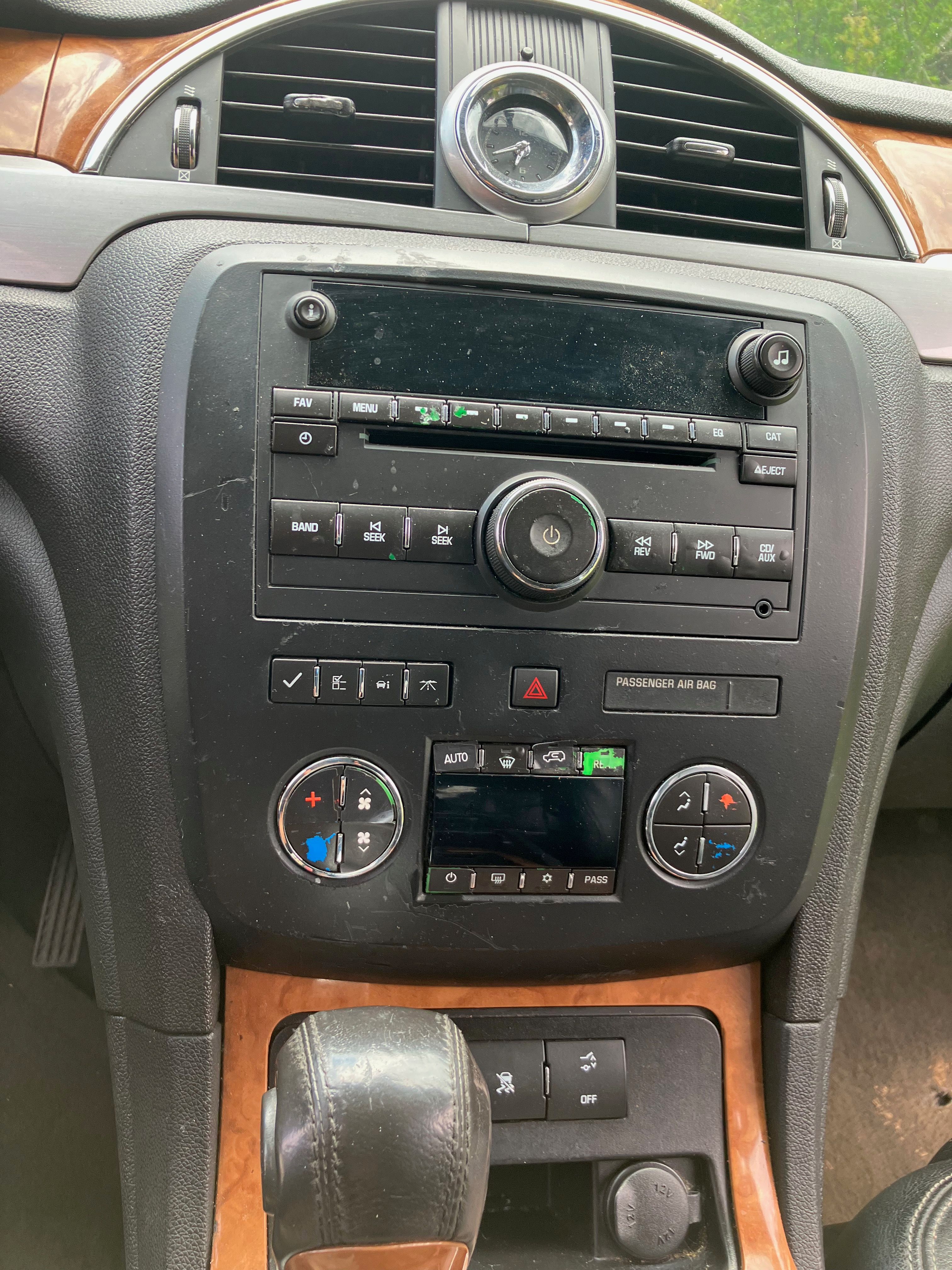 Used 2011 Buick Enclave CX FWD image 7