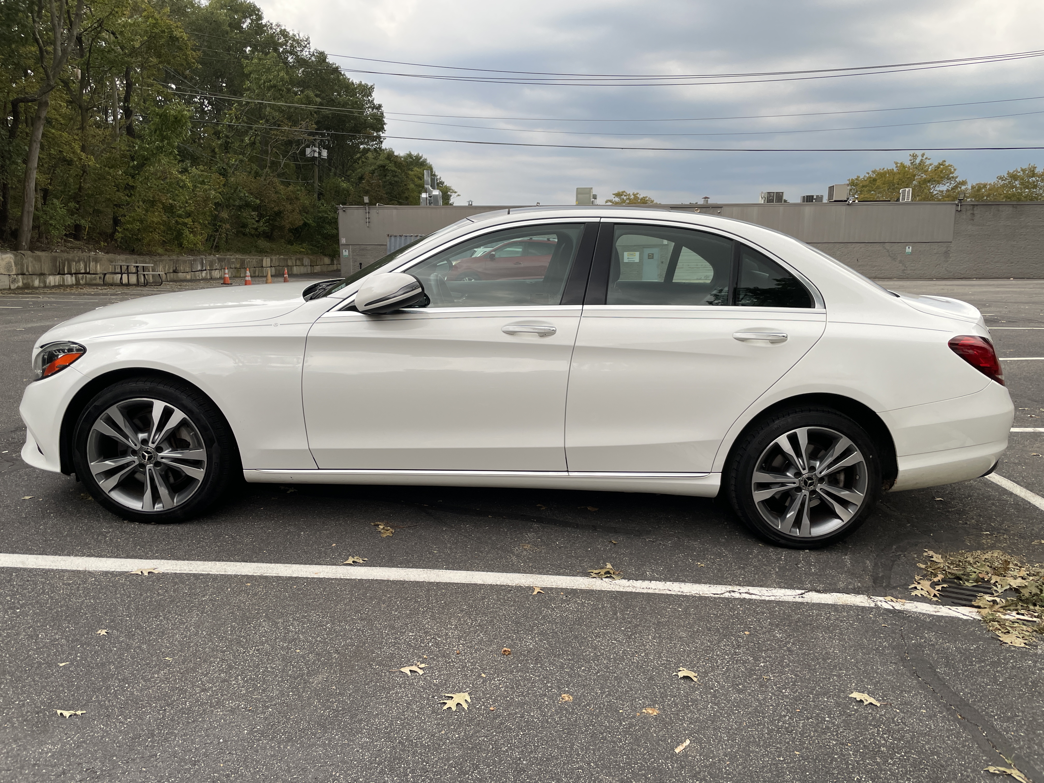 Used 2019 Mercedes-Benz C 300 4MATIC Sedan image 4