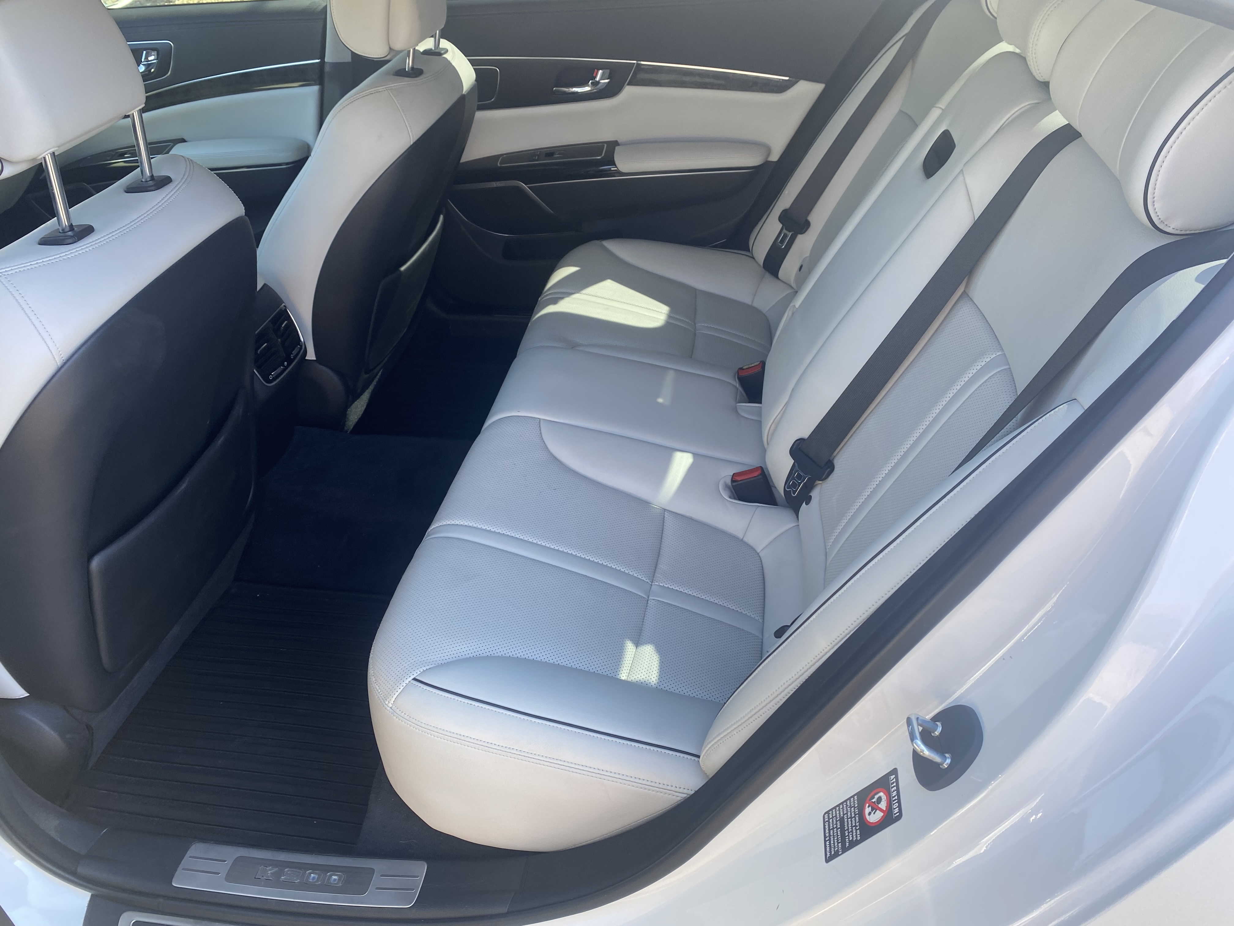 Used 2015 Kia K900 Luxury RWD image 9