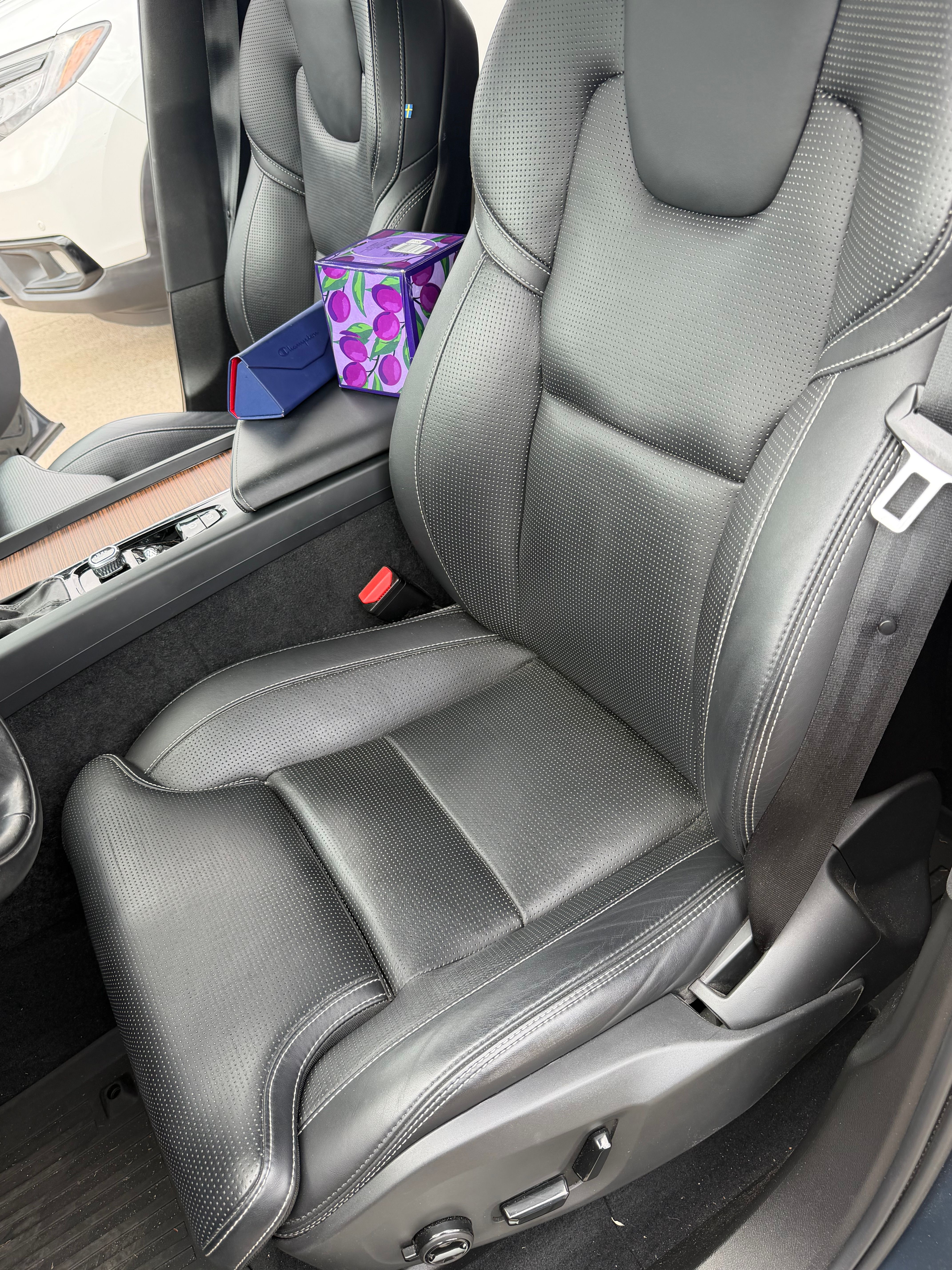 Used 2019 Volvo XC60 T6 Inscription w/ Protection Package Premier AWD/4WD image 14