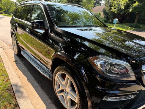 Used 2015 Mercedes-Benz GL 550 4MATIC image 1