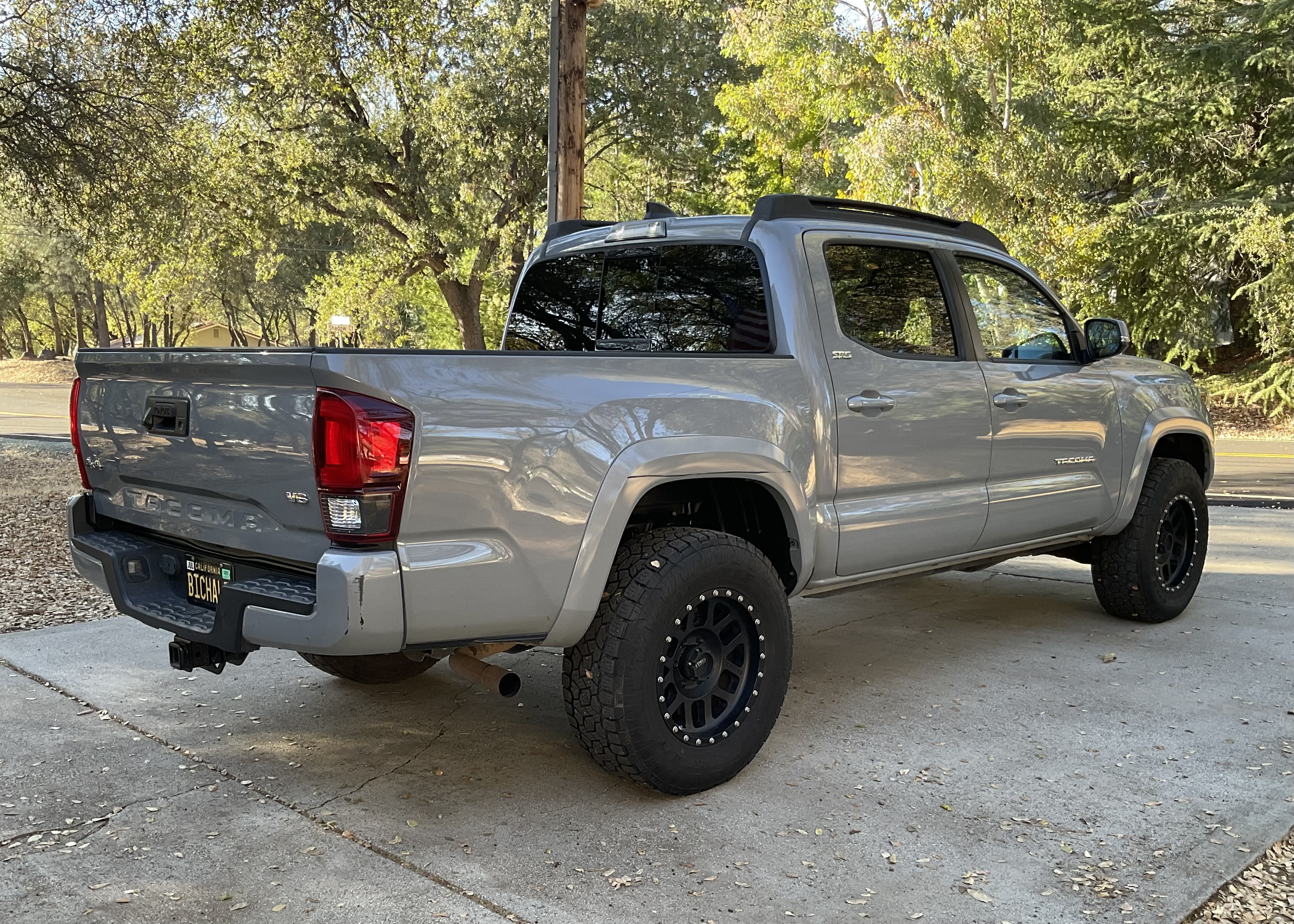 Used 2020 Toyota Tacoma SR5 w/ Technology Package AWD/4WD image 9