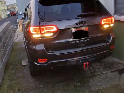 Used 2014 Jeep Grand Cherokee Altitude image 2