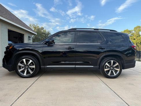 Used 2024 Honda Pilot Elite image 2