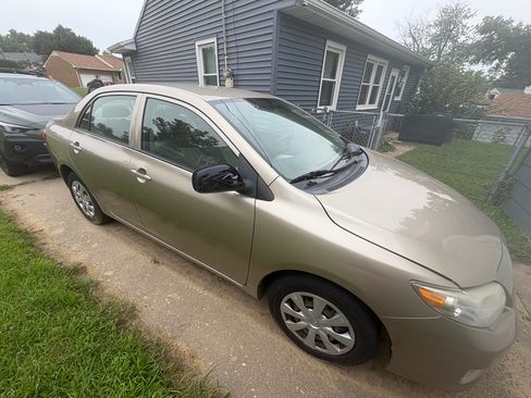 Used 2009 Toyota Corolla LE image 2