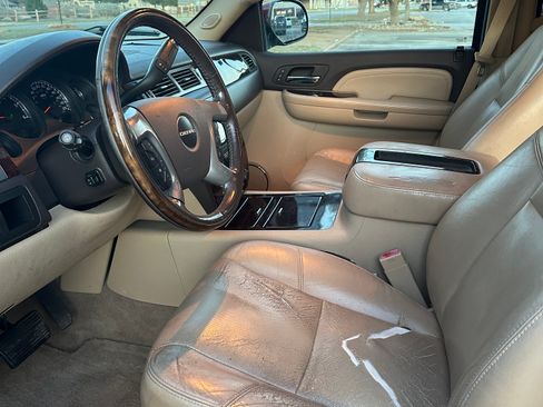 Used 2009 GMC Yukon Denali image 14