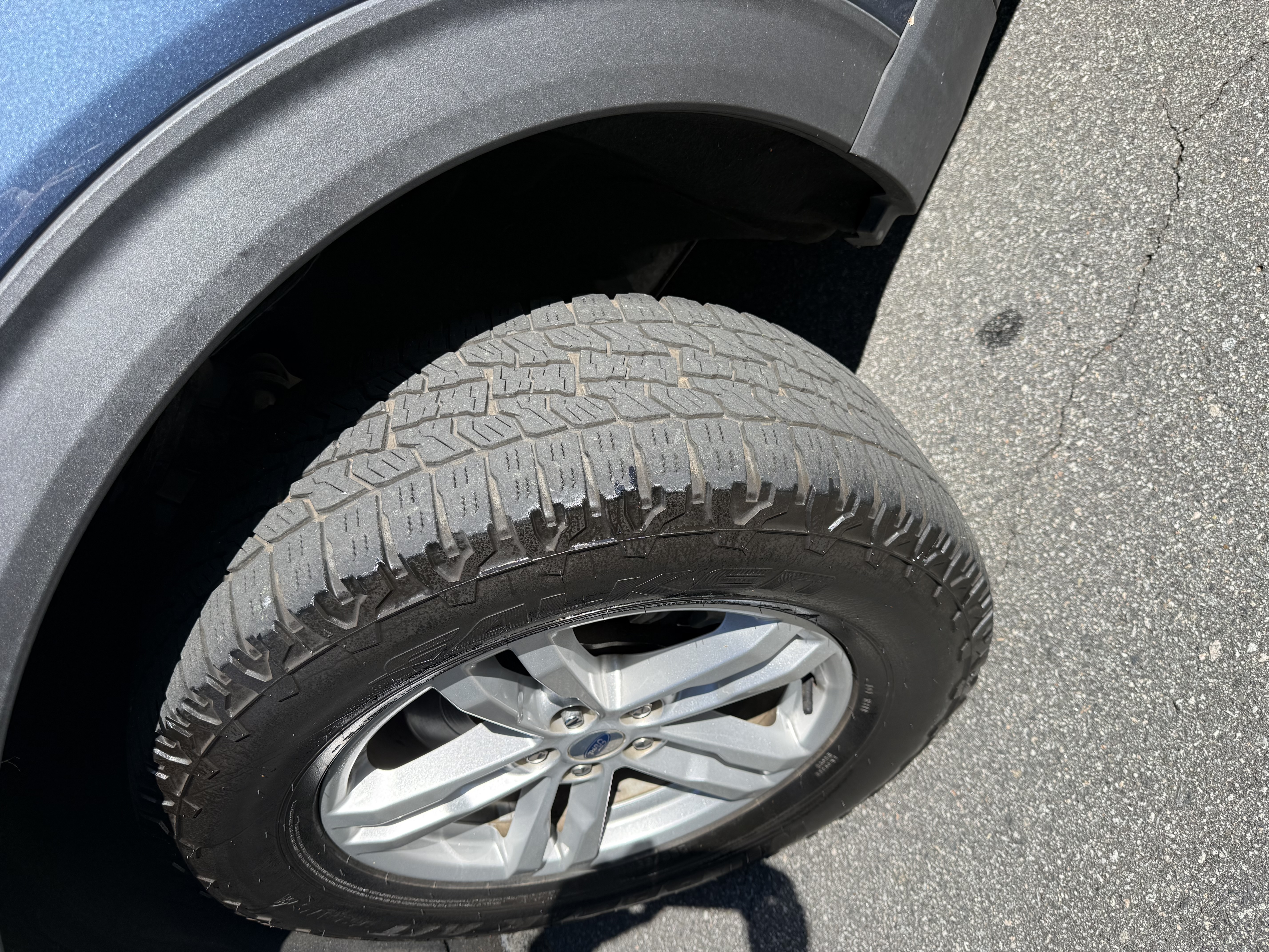 Used 2020 Ford Explorer XLT w/ Equipment Group 202A AWD/4WD image 8