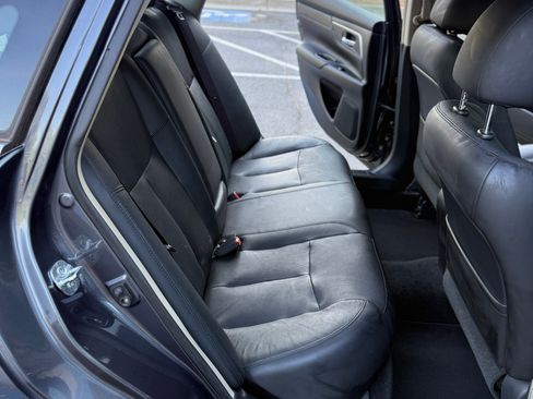 Used 2013 Nissan Altima 3.5 SL w/ Technology Pkg FWD image 17