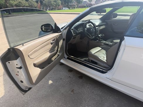 Used 2011 BMW 128i Convertible RWD image 13
